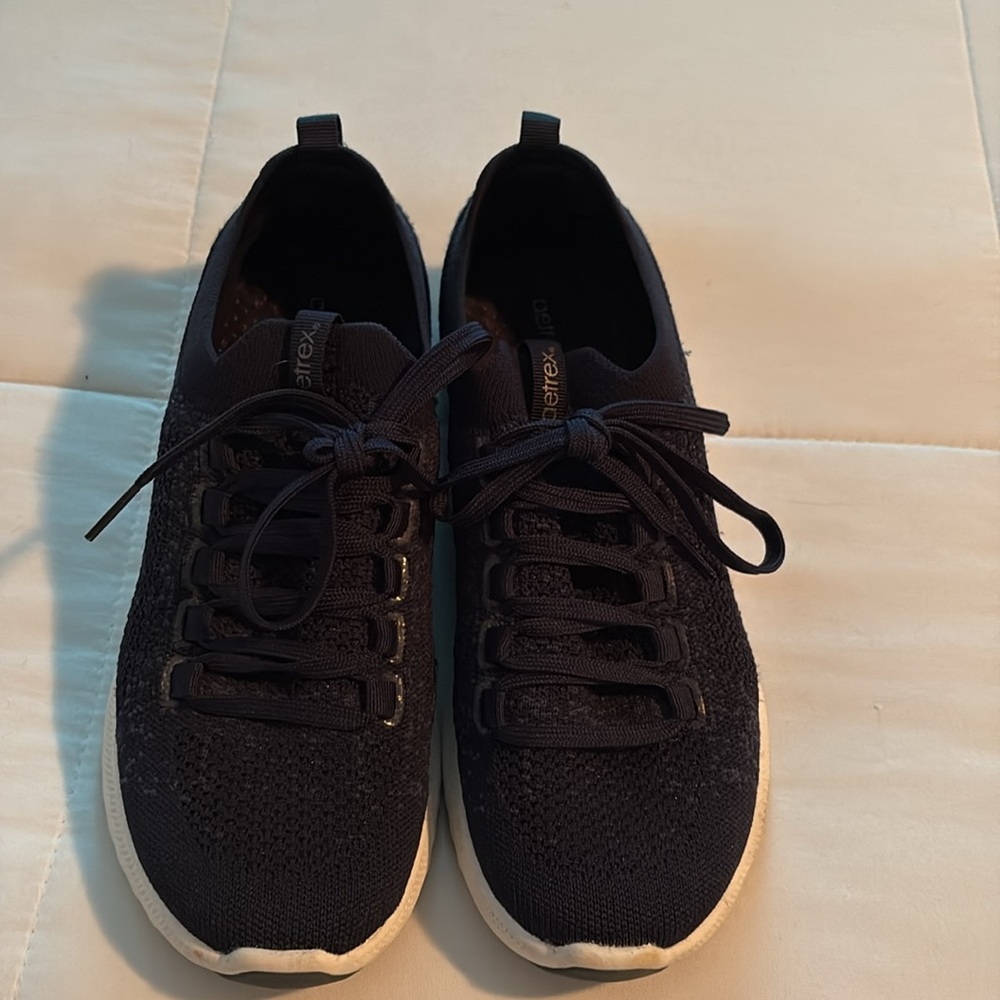 Aetrex orthopedic Dark Blue Knit Shoes with White Soles 8.5